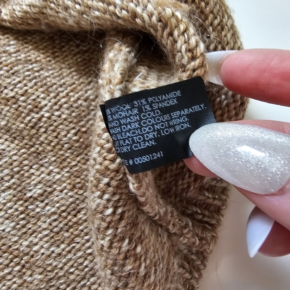 Club Monaco M Knit Wool Blend Short Skirt - Picture 3 of 5